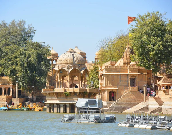 Jaisalmer Rajasthan India 1323 Gadisar Lake Morning 제살머에 사원에는 사람이 — 스톡 사진