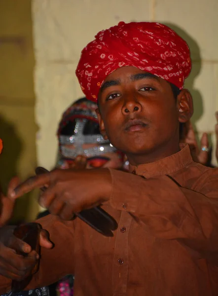 Thar Desert Rajasthan India 2023 当地传统服装艺术家演奏传统沙漠乐器 — 图库照片