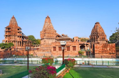 JODHPUR RAJASTHAN INDIA - 02 14 2023: Mandore Garden jodhpur şehrinin eski Hindu Tapınağı dış yapısı, Hindistan