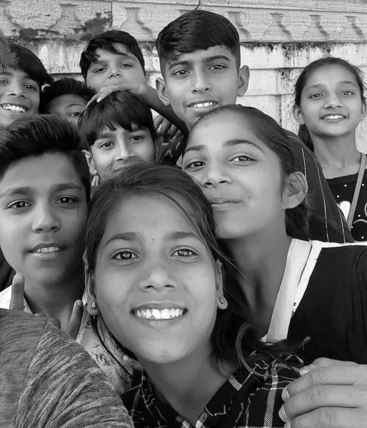 Kukmbhalgarh Rajasthan India 2023 Jovens Adolescentes Que Visitam Forte Kumbhal — Fotografia de Stock