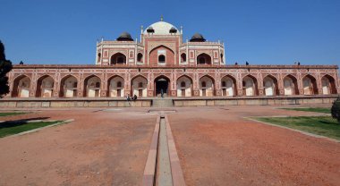 DELHI INDIA - 02 11 2023: Humayun 'un mezarı Delhi' deki Babür İmparatoru Humayun 'un mezarıdır.