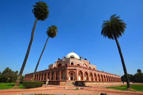stock image DELHI INDIA - 02 11 2023: Humayun's tomb is the tomb of the Mughal Emperor Humayun in Delhi, India.The tomb was commissioned by Humayun's first wife and chief consort, Empress Bega Begum