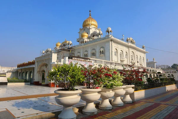 印度德里 2023年11月2日 印度新德里最重要的锡克教庙宇之一 斯里兰卡的班格拉 萨希布 古鲁德瓦拉 Bangla Sahib Gurudwara 始建于1783年 — 图库照片