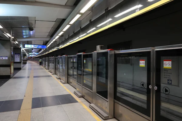 Nowa India Delhi 2023 Platforma Delhi Metro Jest Masowym Systemem — Zdjęcie stockowe