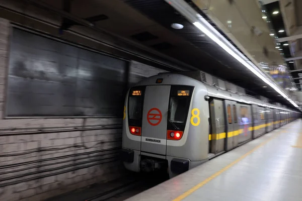 新德里 2023 德里地铁是一个为德里及其附属城市Ghaziabad Faridabad Gurugram Noida和Bahadurgarh提供服务的大规模快速交通系统 — 图库照片