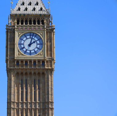 Londra 'daki Westminster Sarayı' nın Büyük Çanı 'nın lakabı Büyük Ben' in resmi adı Elizabeth Tower 'dır.