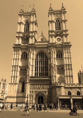 LONDON BİRLİK KINGDOM - 06 19 2023: Winchester Sarayı, Winchester Piskoposları 'nın Londra' daki konağı olarak hizmet veren 12. yüzyıldan kalma bir saray.