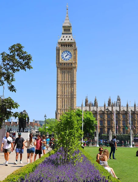 ロンドンイギリス06 2023年 ビッグ ベンは ロンドンのウェストミンスター宮殿の時計台の大鐘のニックネームですタワーは正式にエリザベスタワーとして知られています — ストック写真