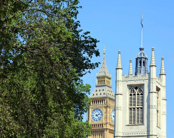 伦敦2023年9月19日 大本钟是伦敦威斯敏斯特宫大钟的外号 这座塔被正式命名为伊丽莎白塔 — 图库照片