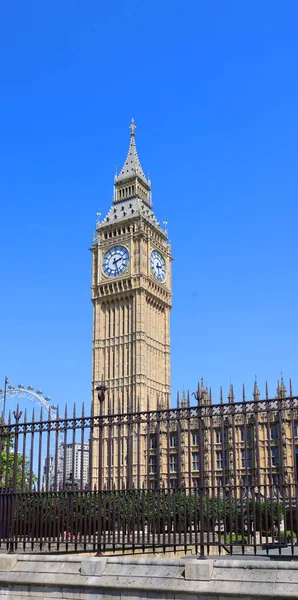 伦敦时间2023年6月19日 大本钟是伦敦威斯敏斯特宫大钟的外号 这座塔被正式命名为伊丽莎白塔 — 图库照片