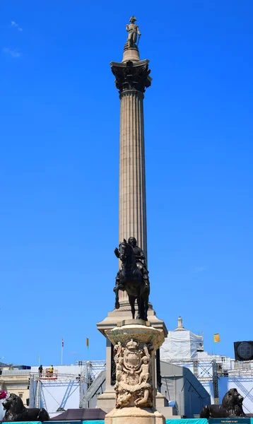 Londres Reino Unido 2023 Estátua Rei Carlos Com Magnífica Coluna — Fotografia de Stock