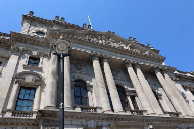 LONDON UNITED KINGDOM - 06 19 2023: Viktorya dönemi mimarisi, 19. yüzyılın ortalarında ortaya çıkan mimari canlandırma tarzları serisidir. Viktorya dönemi Kraliçe Victoria 'nın saltanatı (1837 - 1901).)