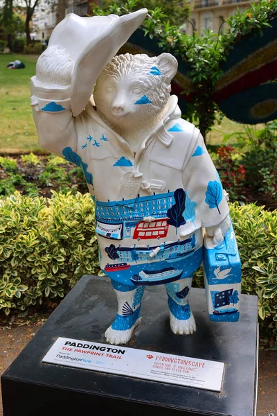 Londres Reino Unido 2023 Estátua Personagem Infantil Fictício Paddington Bear — Fotografia de Stock
