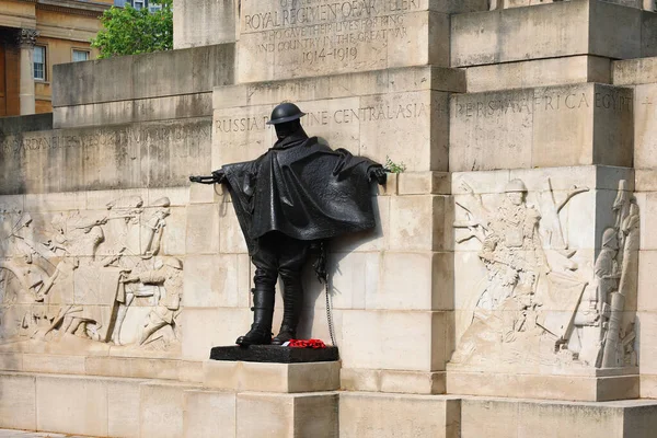 2023年6月19日 查尔斯 萨吉安 贾格尔在海德公园角的皇家炮兵纪念馆 — 图库照片