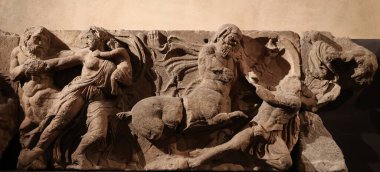 LONDRA BİRLİK KINGDOM 06 17 2023: Müzedeki antik rahatlama ve heykel   