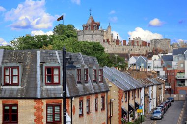WINDSOR BİRLİĞİ KINGDOM 06 19 19 2023: Windsor Şatosu İngiltere 'nin Berkshire eyaletinin Windsor şehrinde bir kraliyet ikametgahıdır..