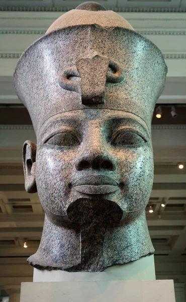 ロンドンはキングダム 2023 アメノフテプIiiまたはアメノフィスIiiの像 エジプトは1400Bc アーメノフィス3世は 生涯で神として崇拝された最初のエジプト王です — ストック写真