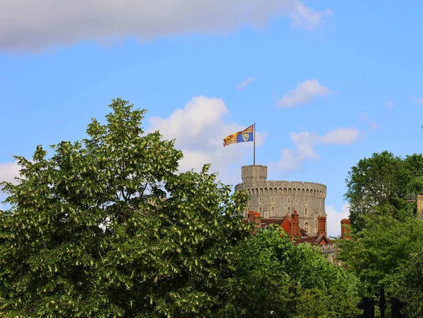 温莎城堡 Windsor United Kingdom 2023 温莎城堡 Windsor Castle 是英国伯克希尔郡温莎的一座皇家住宅 它与英格兰和后来的英国王室有着密切的联系 — 图库照片