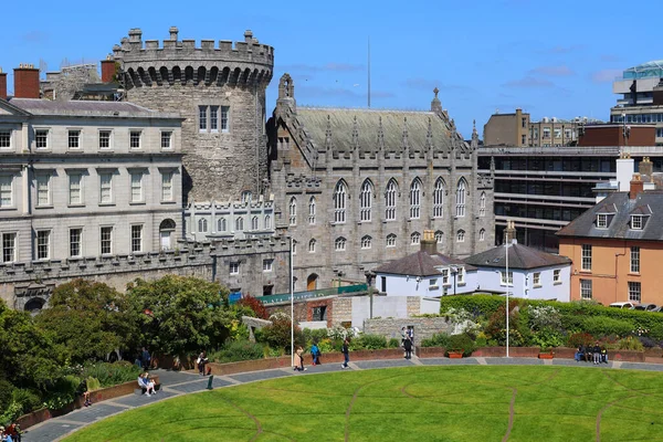 DUBLIN İRELAND REUBLIC 05 28 2023: Dublin Kalesi eski bir Motte-and-bailey kalesi ve şu anki İrlanda hükümet kompleksi ve konferans merkezidir..