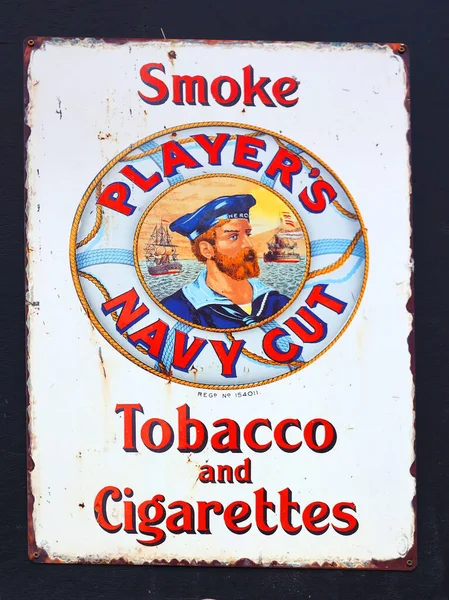 Belfast Northern Ireland Zjednoczone Królestwo 2023 Smoke Players Tobacco Tin — Zdjęcie stockowe