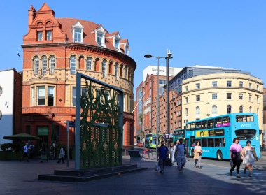 HAYVAN BİRLİĞİ KINGDOM 06 07 2023: Güzel mimari ve sokak manzarası 