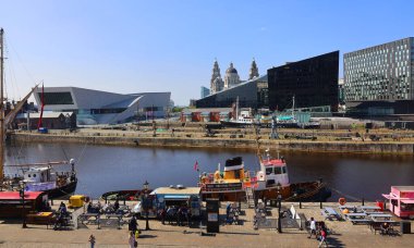 LiVERPOOL, BİRLİK KINGDOM 06 07 2023: Rıhtım Müdürü ve Liverpool Limanı ile birlikte     