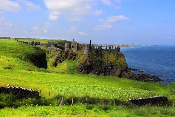 Dunluce Mest Pittoreska Och Romantiska Irländska Slott — Stockfoto