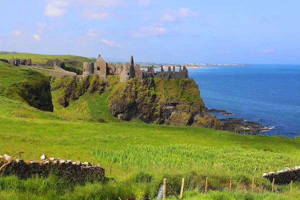 Dunluce One Most Picturesque Romantic Irish Castles — Stock Photo, Image