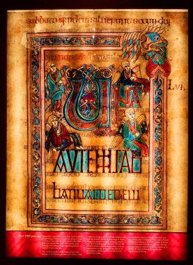 Kilisede eski bir kitap.