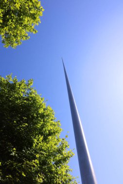 DUBLIN İRELAND REPUBLIC 05 28 2023: Dublin Spire, alternatif olarak Işık Anıtı olarak Ian Ritchie Mimarlar tarafından tasarlandı, 