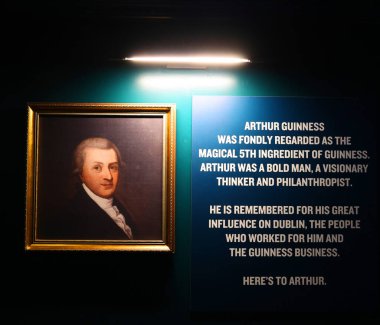DUBLIN İRELAND REPUBLIC 05 28 2023: Arthur Guinness İrlandalı bira üreticisi, girişimci ve hayırsever. Guinness birasının mucidi, 175 'te St. James' s Gate 'de Guinness Bira Fabrikası' nı kurdu.