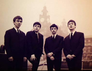 LiVERPOOL BİRLİK KINGDOM 06 07 2023: Beatles 'ın Beatles Story' deki resmi, Liverpool 'da Beatles ve tarihleri hakkında bir müzedir.. 