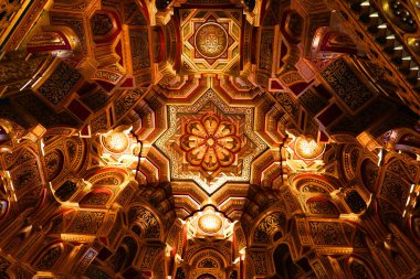 HAYVAN BİRLİK KINGDOM 06 07 2023: Arap Odası Cardiff kalesi. Tavan, 