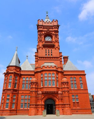 CARDIFF BİRLİK KINGDOM 06 17: 23: Pierhead Binası (1897) çarpıcı Cardiff Körfezi 'nin tanıdık simgesi.
