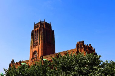 LiVERPOOL BİRLİK KINGDOM 06 07 2023: Liverpool Anglikan Piskoposluğu Katedrali, St. James 's Mount' a ve Liverpool Piskoposu 'nun yerine inşa edilmiştir..