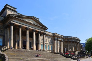 LiVERPOOL BİRLİĞİ KINGDOM 06 07 2023: Liverpool Dünya Müzesi, Liverpool 'da arkeoloji, etnoloji ve doğal ve fiziği kapsayan geniş bir müzedir.