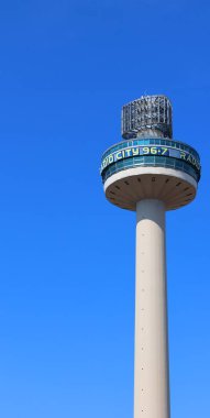 LIVERPOOL BİRLİĞİ KINGDOM 06 07 2023: Radio City Tower veya St. John 's Beacon, İngiltere' nin Liverpool şehrinde 1969 yılında inşa edilen ve Kraliçe II..