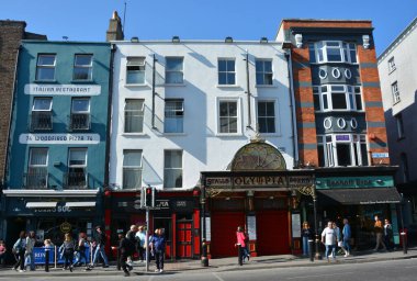 DUBLIN, İRELYA REKLİĞİ - 05 28 2023: Dublin 'deki güzel mimari ve sokak manzarası