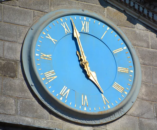 Horloge Bleue Ancien Mur — Photo