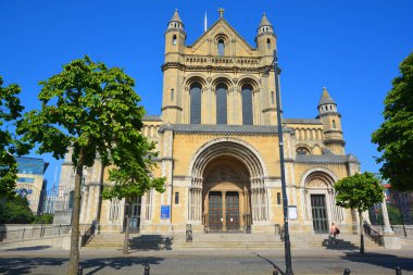 BELFAST NORTHERN IRELAND BİRLİK KINGDOM 06 03 2023: Belfast Katedrali, ayrıca St Anne Katedrali olarak da bilinir.