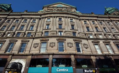 BELFAST NORTHERN IRELAND BİRLİK KINGDOM 06 03 2023: İskoç Provident Institution binasının bir parçası 