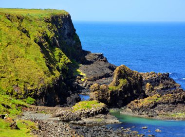 Moher Kayalıkları, İrlanda 'nın Clare ilçesinin Burren bölgesinin güneybatısında yer alan kayalıklardır..      