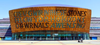 CARDIFF BİRLİK KINGDOM 06 17: Galler Milenyum Merkezi Galler 'in Cardiff, Galler' deki Cardiff Bay bölgesinde yer alan ulusal sanat merkezidir.