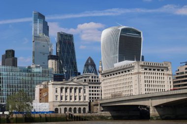 LONDON BİRLİĞİ KINGDOM - 06 19 19 2023: 20 Fenchurch Caddesi, Londra 'nın tarihi finans bölgesinde, Fenchurch Caddesi' ndeki adreslerinden ismini alan bir ticari gökdelendir.