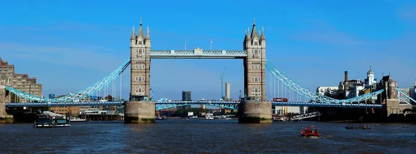 英国伦敦著名塔桥的风景画 — 图库照片