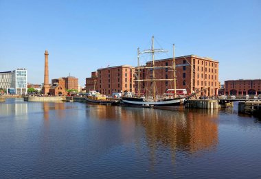 LiVERPOOL UNITED KINGDOM 06 07 2023: Pelican of London, Birleşik Krallık merkezli bir yelkenli eğitim gemisidir. 1948 'de Pelikan olarak inşa edilmiş. Arktik balıkçı teknesi ve kıyı ticaret gemisi olarak görev yapmış.