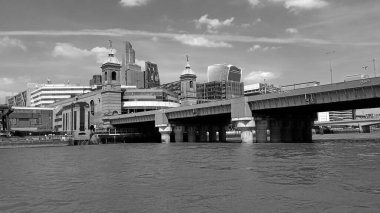 Güzel mimarisi olan Londra şehri, İngiltere