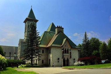 Saint-Benedict Abbey in Saint-Benoit-du-Lac, Quebec, Kanada 1912 yılında başrahip Dom Joseph Pothier tarafından Fransa 'nın başkenti St. Wandrille' de sürgün edildi.