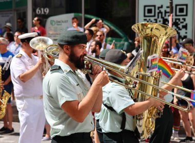 MONTREAL QUEBEC CANADA 08: 13: 23: Montreal Onur Kutlamaları Toplum Günü 'ne katılanlar. Bu etkinliğin içermesi, eğitmesi ve eğlendirmesi...