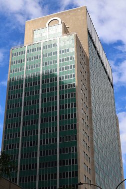 MONTREAL QUEBEC CANADA 08: 13: 23: HidroQuebec Binası 1963 yılında hidroelektrik şirketlerini Hidroelektrik kaynakları ve Kamu Kaynakları Bakanı olarak görev yaparken kamulaştırmıştı.